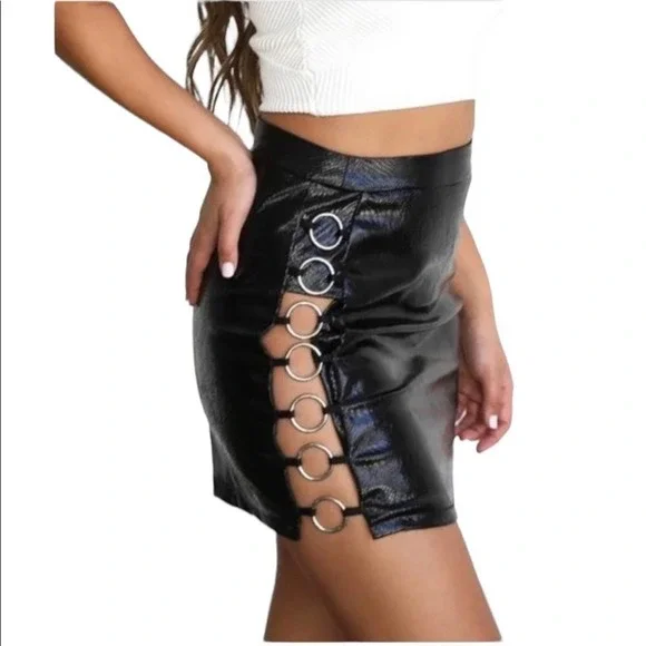 - Tiger Mist, Black embossed faux leather - Picture 1 of 9